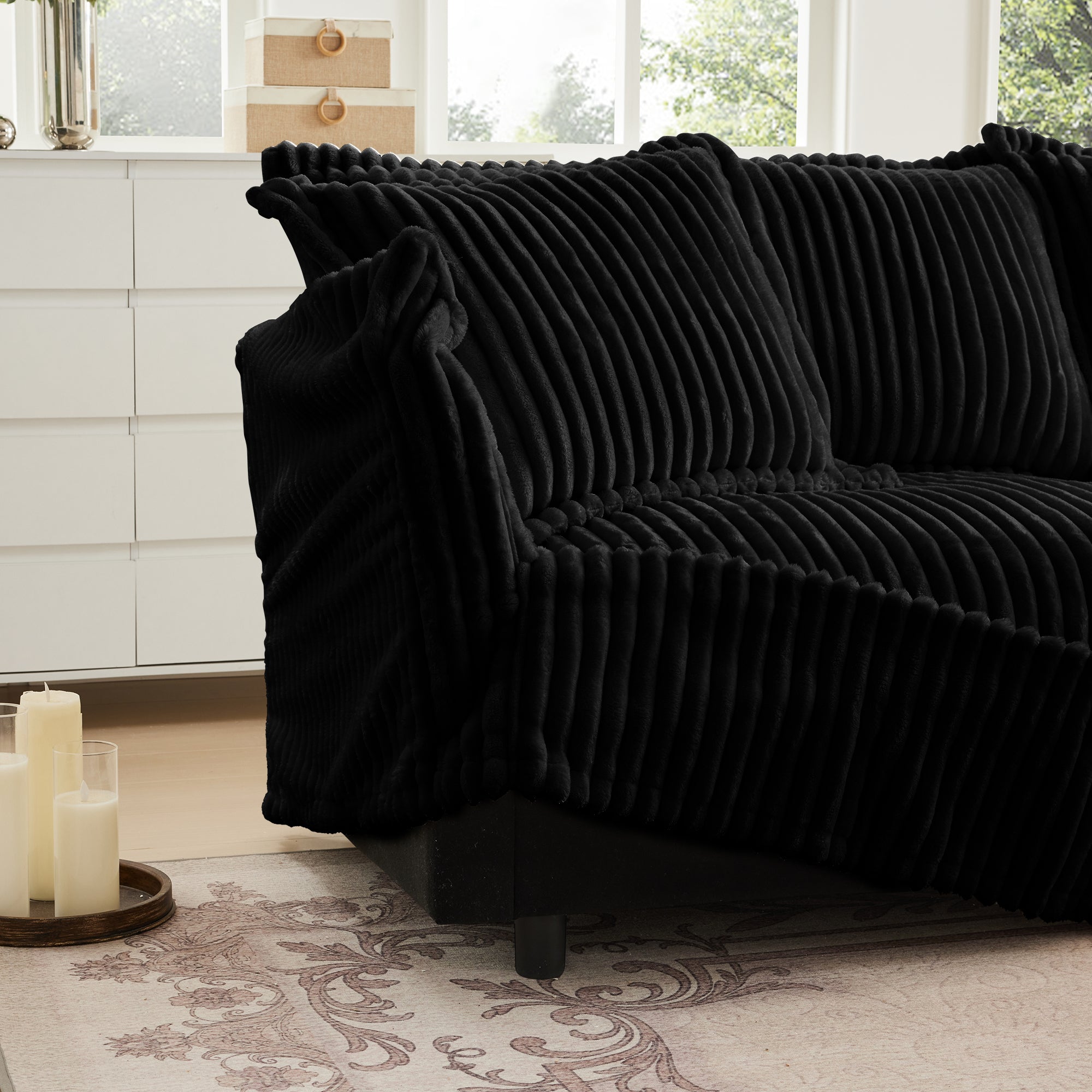 Fluffy Lounge Chair in Corduroy Black #Fabric_Corduroy Black