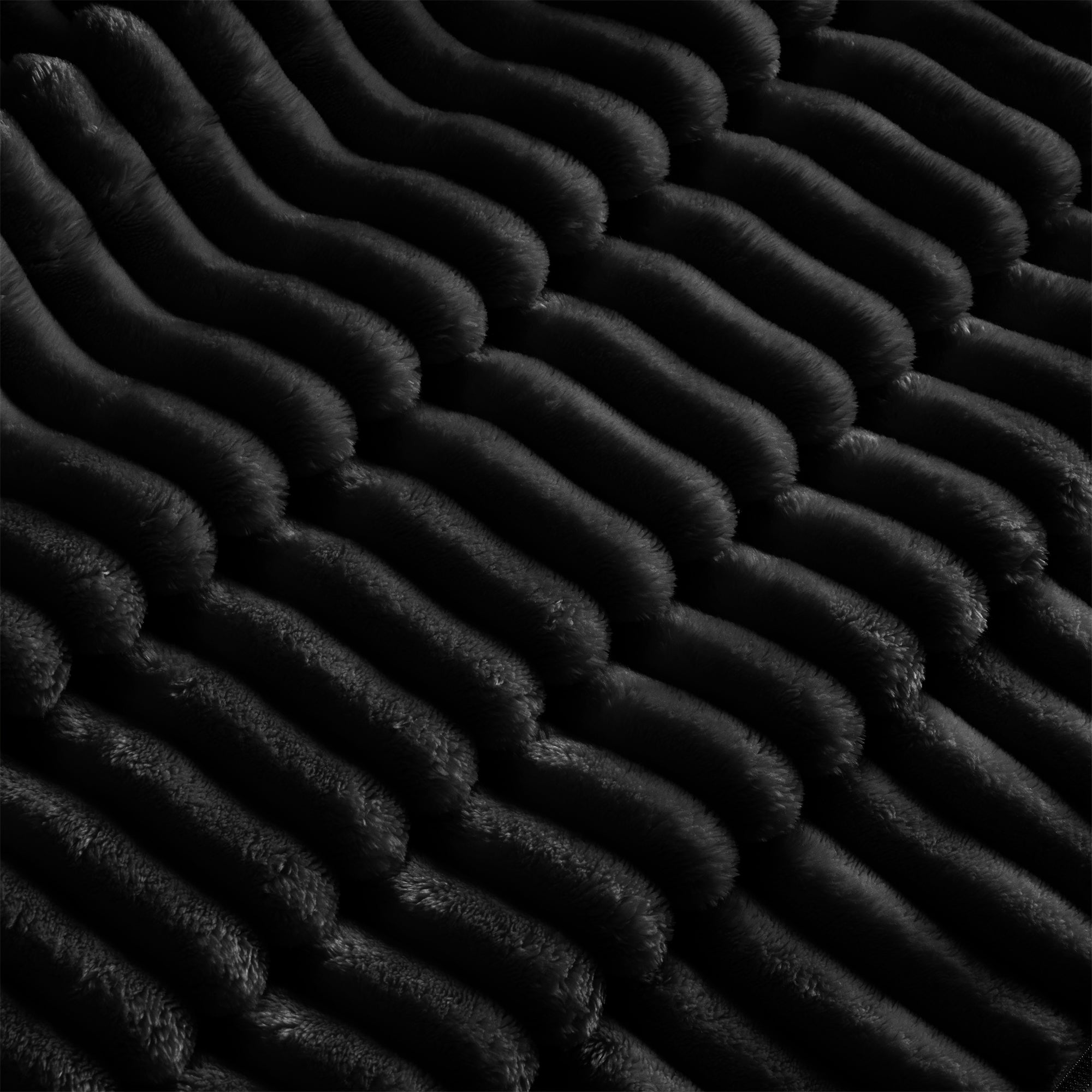 Fluffy Lounge Chair in Corduroy Black #Fabric_Corduroy Black