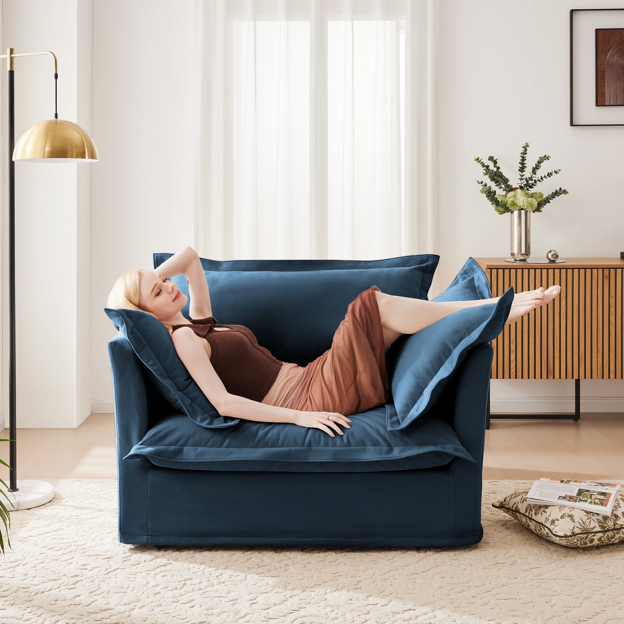 Fluffy Lounge Chair in Chenille Navy #Fabric_Chenille Navy