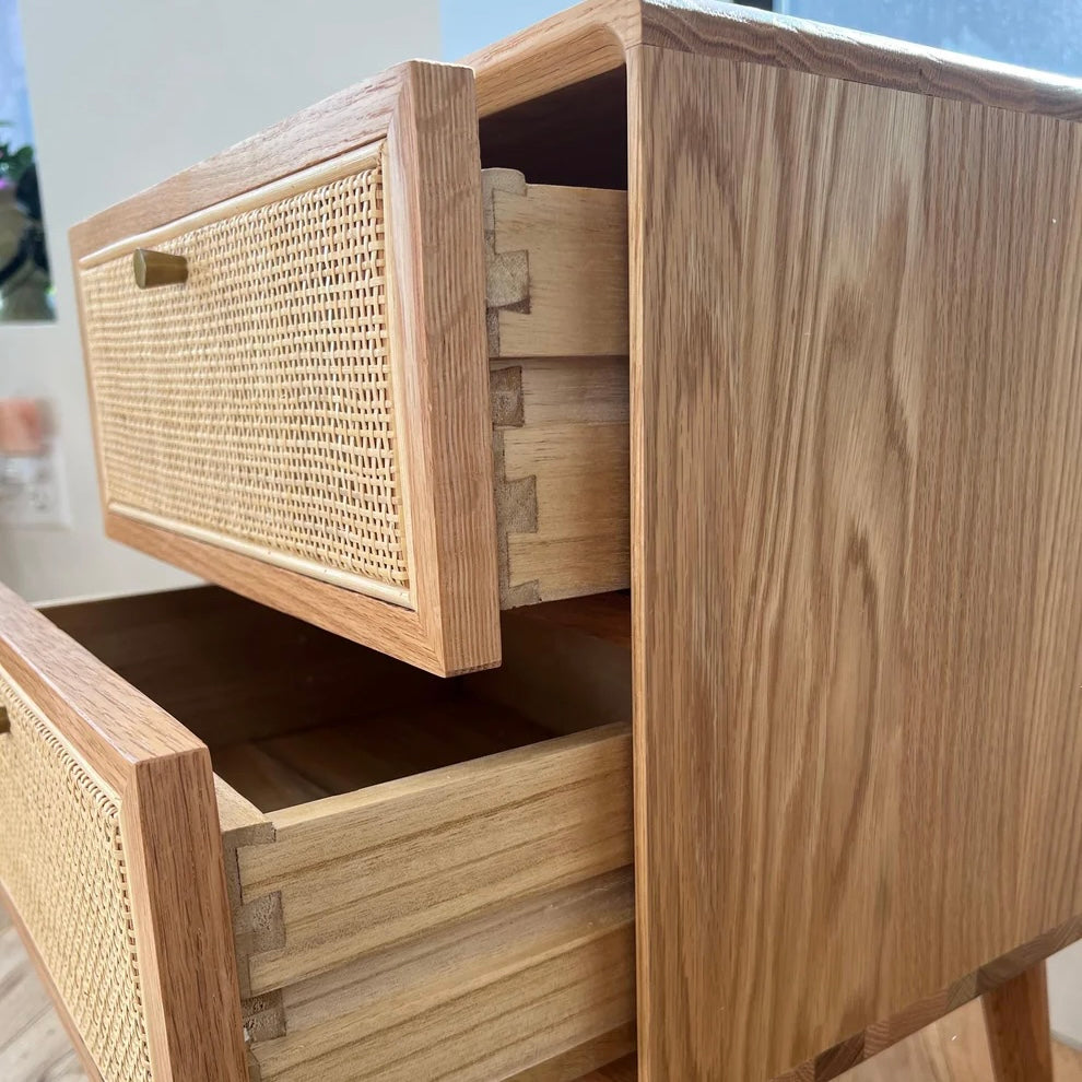 side view of wood joining for inner drawers and woodgrain pattern on side profile of the nightstand and bedside table