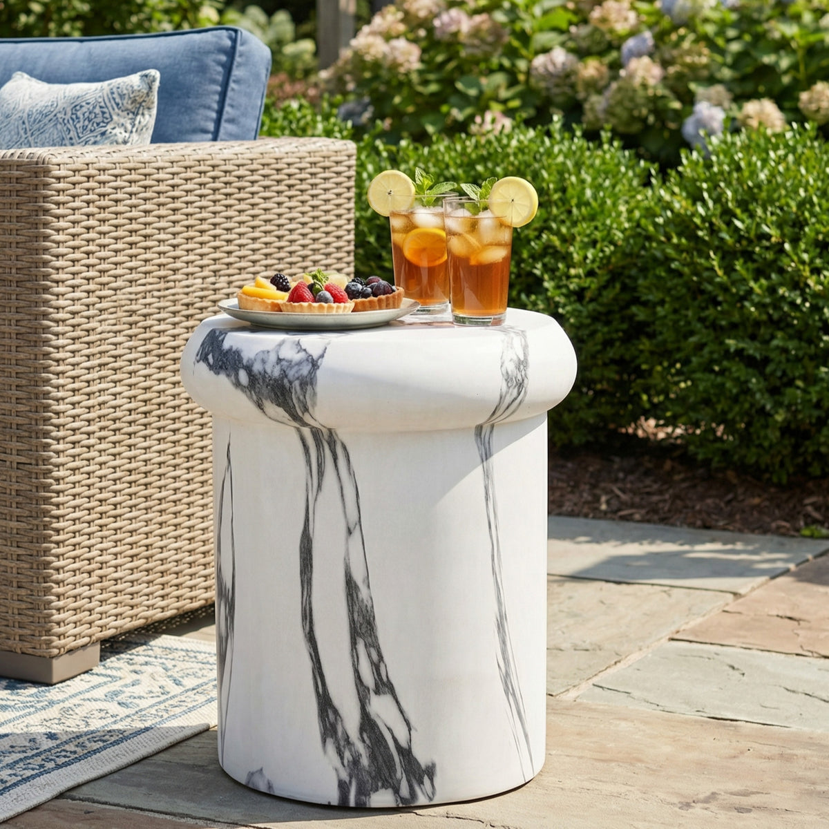 White Round Outdoor Side Table, 18.1 in Tall