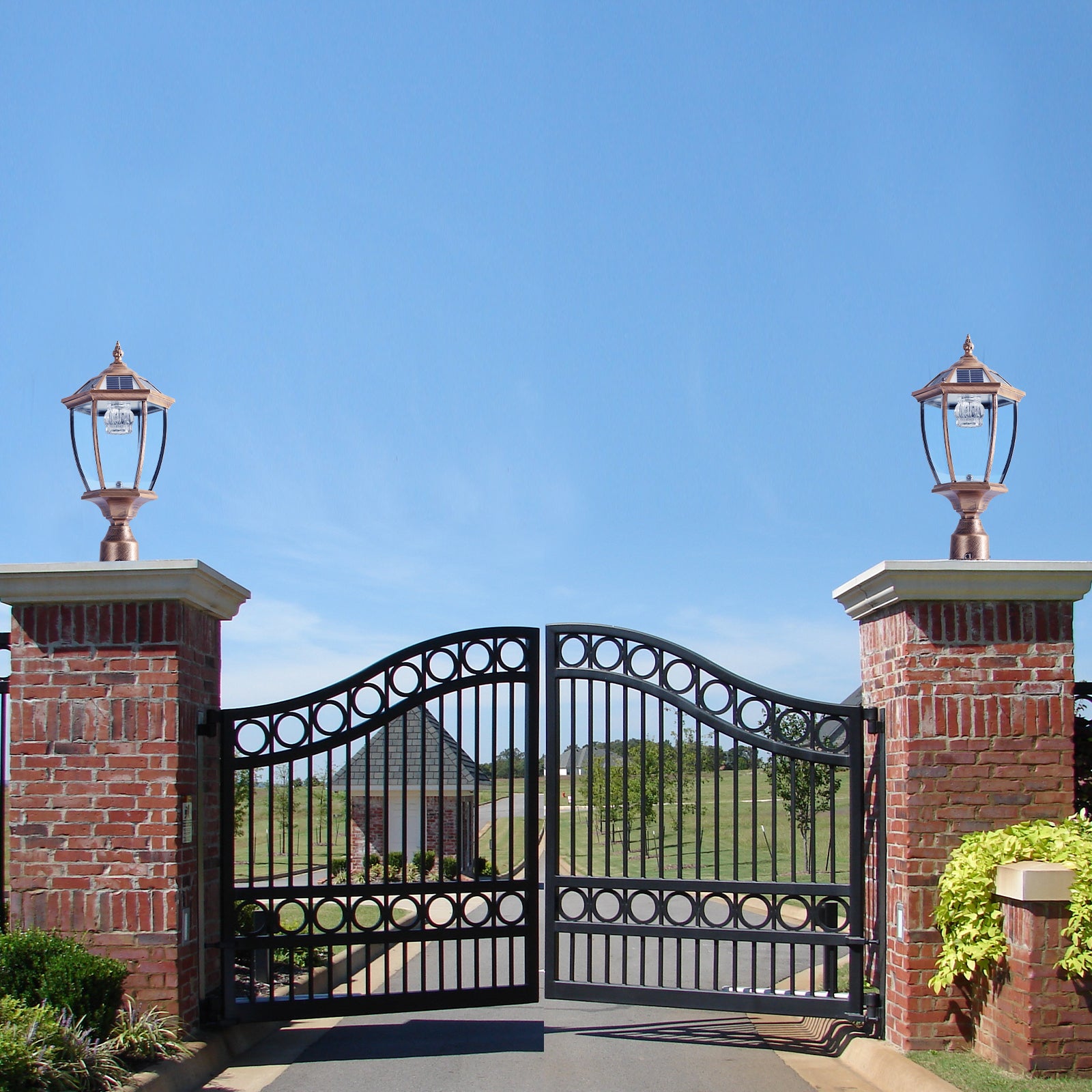 Wall Lantern, Solar LED with Dusk-to-Dawn Sensor, Bronze Finish